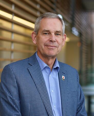 Stephen Archer headshot