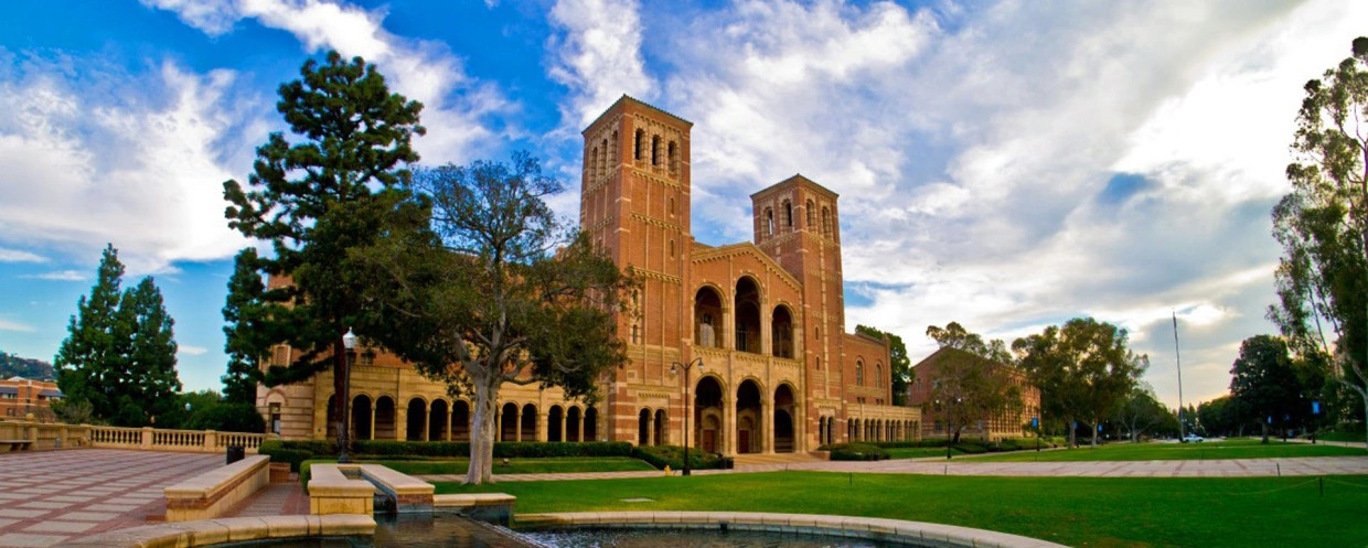 NEWS-G members at UCLA Dark Matter Symposium