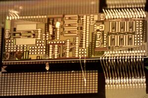 The photonic chip used for teaching hardware