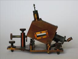 Tilting Electrometer