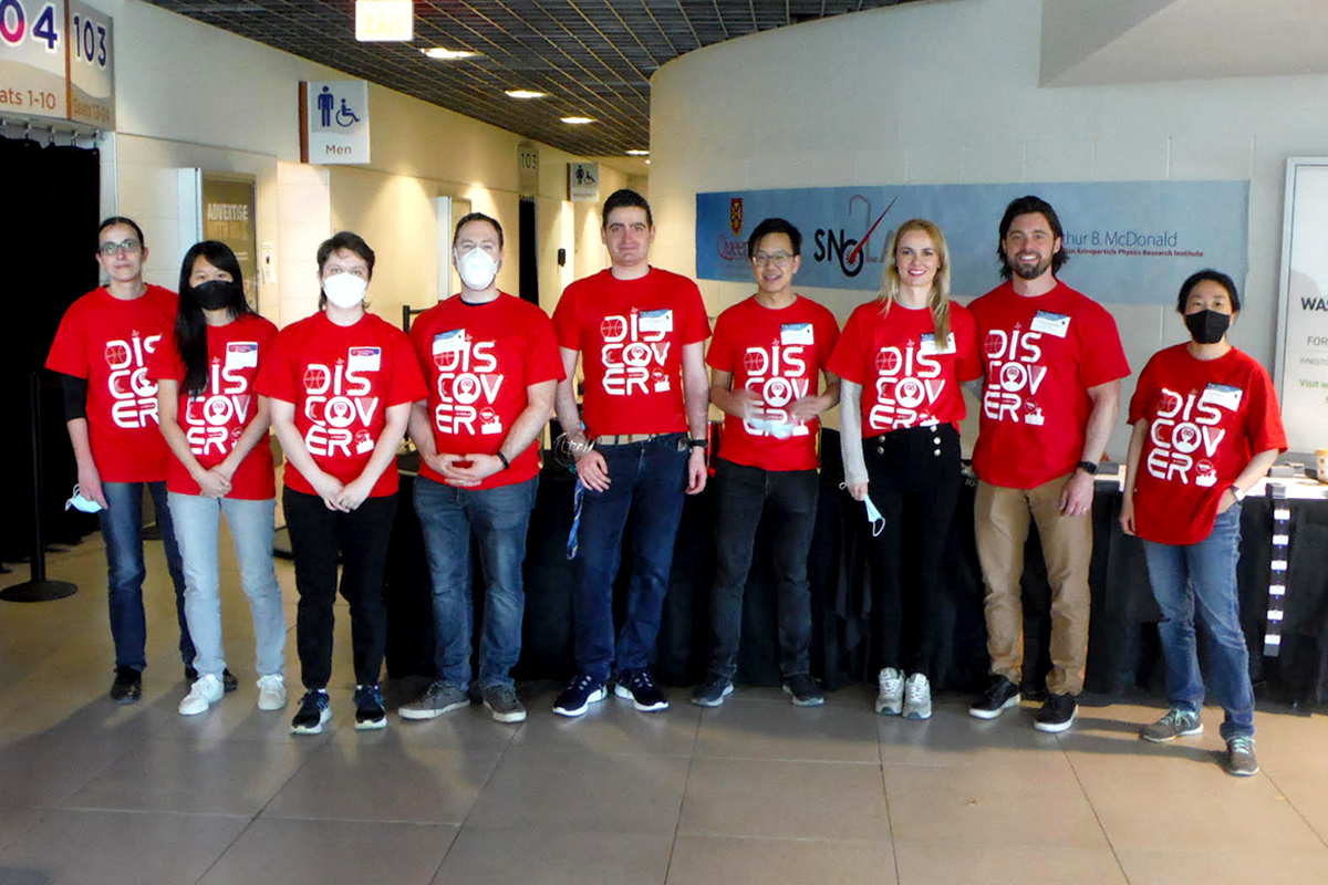 Some of the SR volunteers from the Department of Physics, Engineering Physics and Astronomy of Queen's University