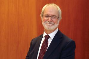 Headshot of Principal Patrick Deane