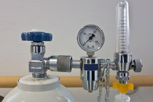 Close up of an oxygen tank and valve