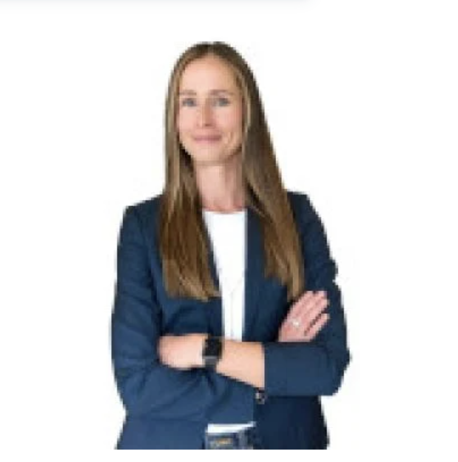 Headshot of Carolyn Desrosiers