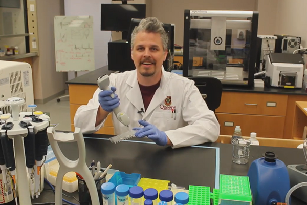 Dr. Charlie Hindmarch demonstrates how to extract fruit DNA!