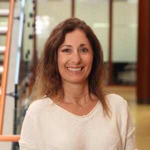 Help Desk Analyst/Trainer - Research Services   allent@queensu.ca   Available on Microsoft Teams for chat, audio or video call (search for Traci Allen)  Support offered: Provides support for Romeo, and general support inquiries Provides training for the research community for Romeo Awards and Certifications (Ethics and Biohazards) modules